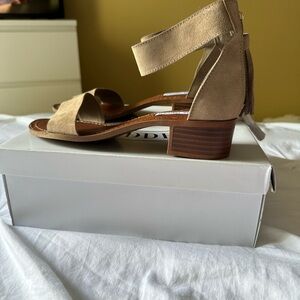 Steve Madden Tan Suede Block Heel Sandals